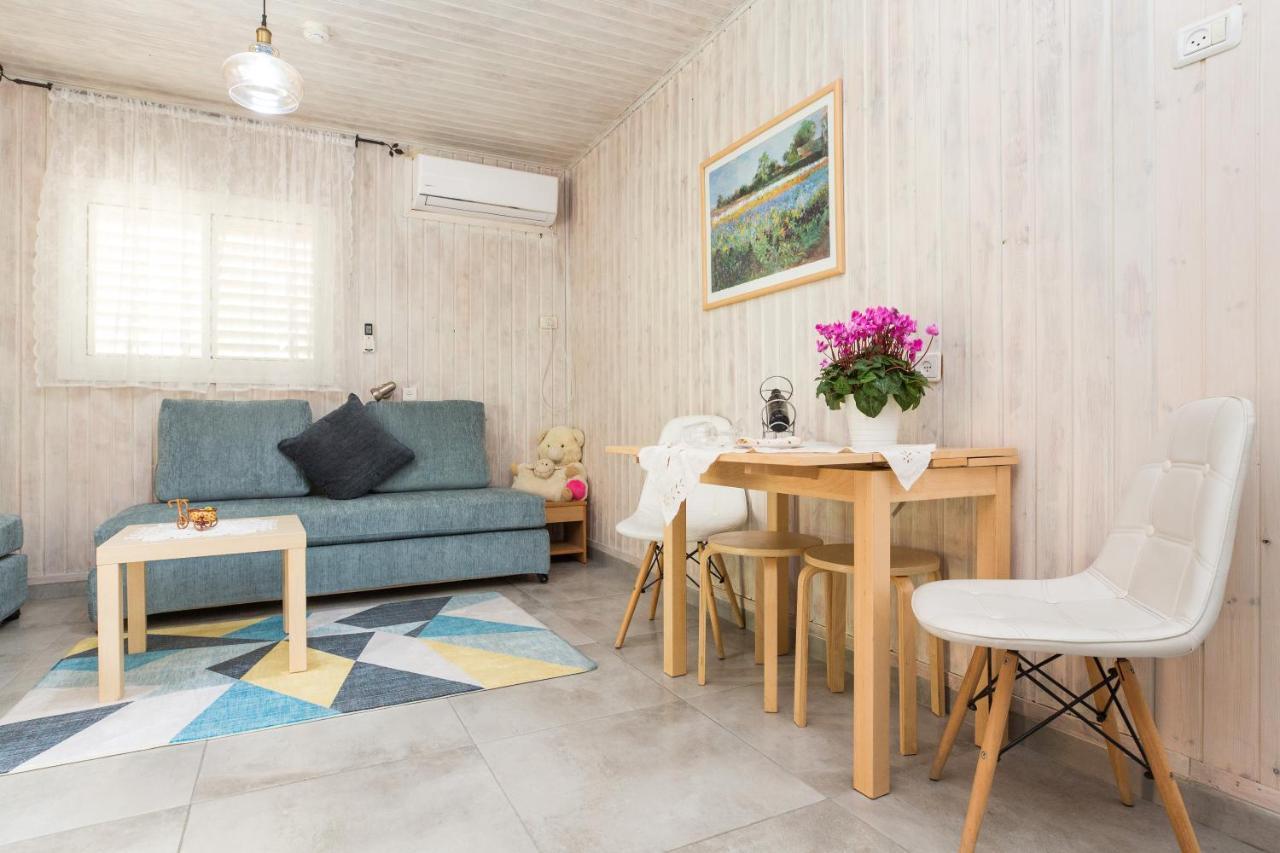 Leyad Hashmura Lodging Yesod Hamaala Exterior photo