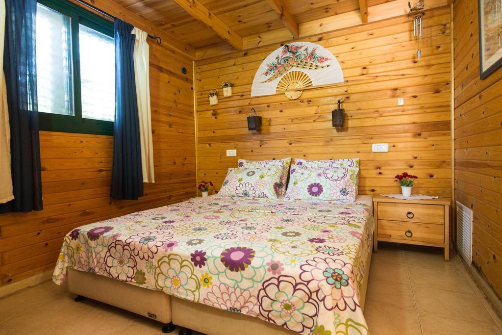 Leyad Hashmura Lodging Yesod Hamaala Exterior photo