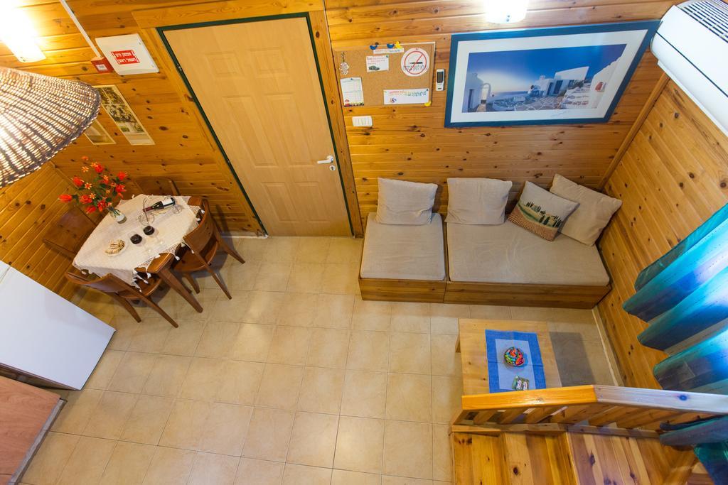 Leyad Hashmura Lodging Yesod Hamaala Exterior photo
