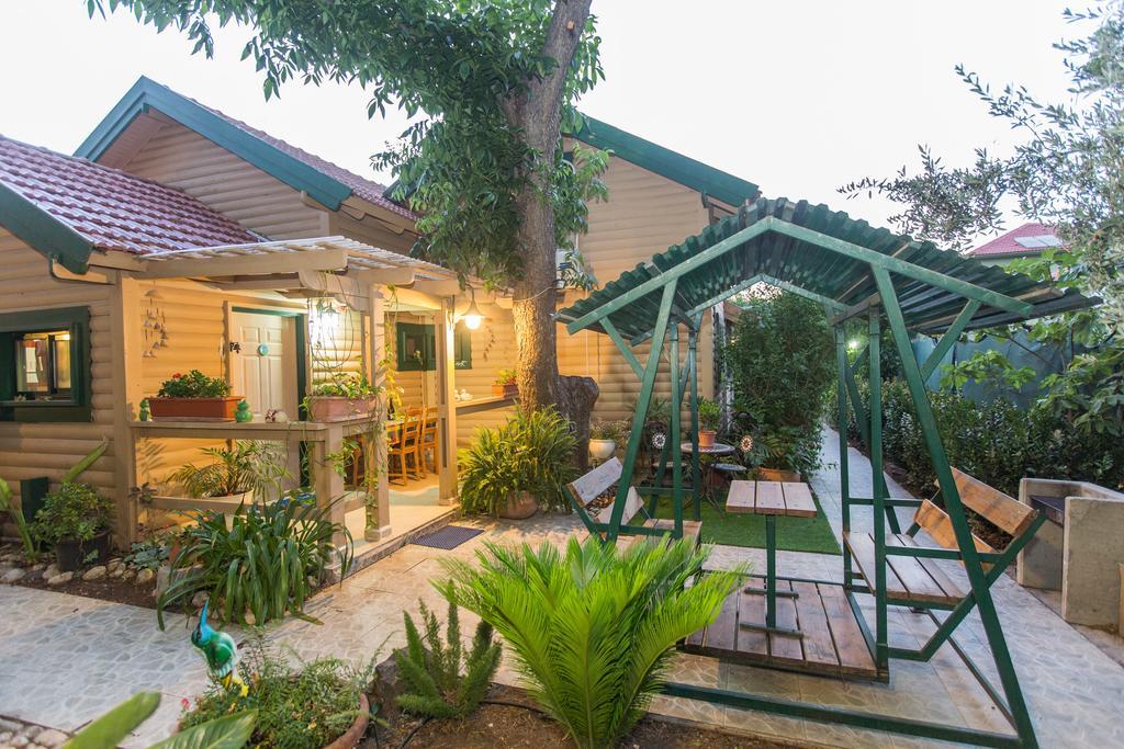 Leyad Hashmura Lodging Yesod Hamaala Exterior photo