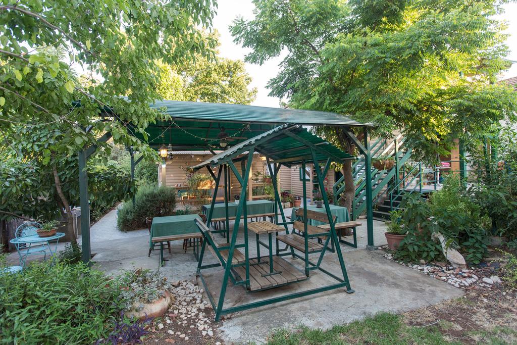 Leyad Hashmura Lodging Yesod Hamaala Exterior photo